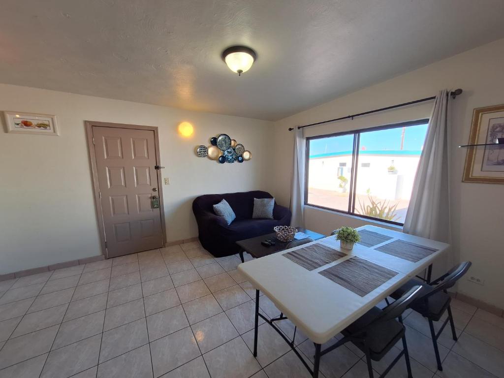 #55 Suite Bungalow Seaside Hotel & Victors RV Park - 4