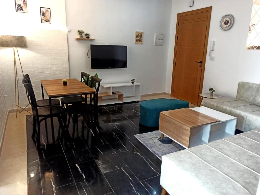 Wahat Serenity S1 Appart équipé avec parking privé & wifi entre Tunis et La Marsa, Tunis