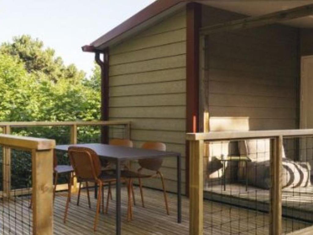 Mobil-home confortable pour 4 pers avec terrasse à San Sebastián - API-1-52-467 - 2