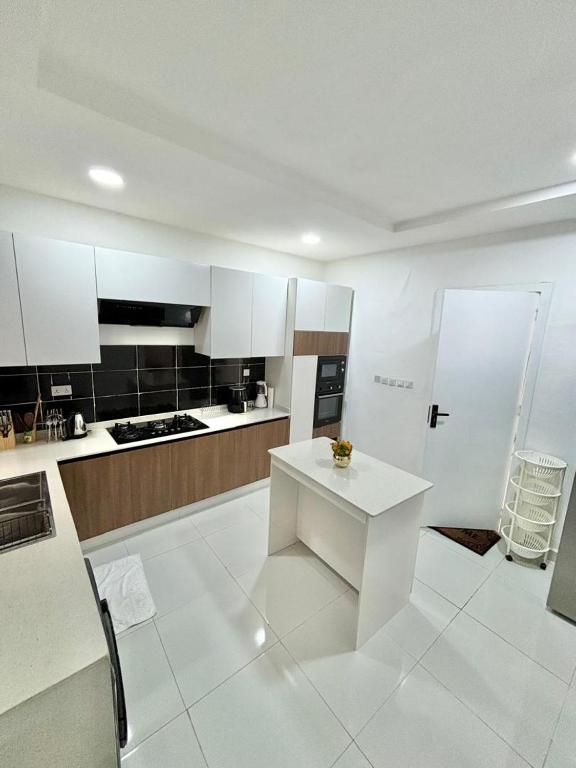 4 Bedrooms Fully Detached Duplex, Lekki