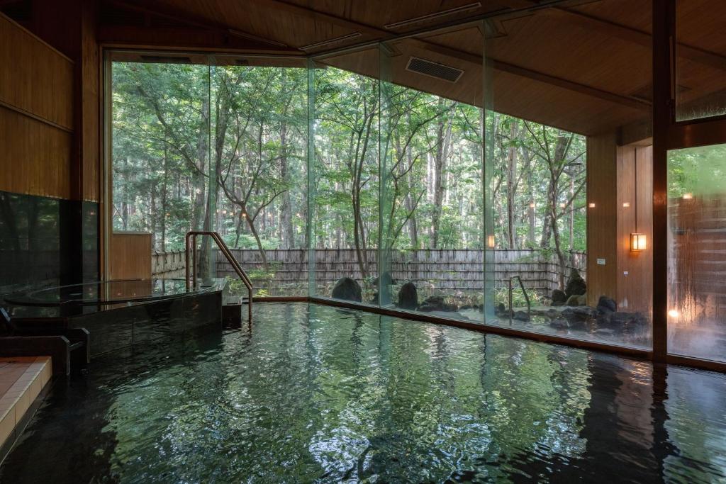 Hot spring bath