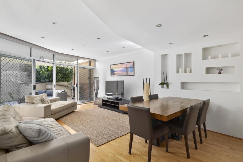 BOTA1K - Haven on Botany, Sydney