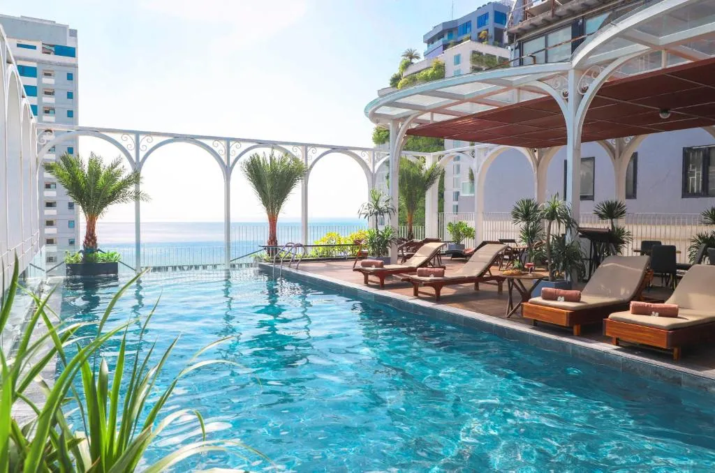 Golden Lotus Luxury Hotel Danang - Complimentary Daily Afternoon Tea, hotel in Da Nang