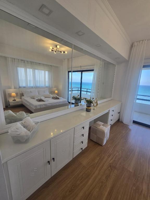 Lazuli Skyline & Sea View Penthouse, Larnaka