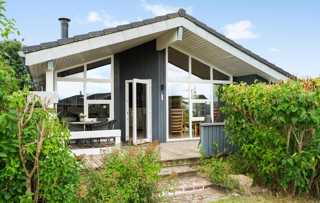 Nice Home In Juelsminde With Wifi, Sønderby