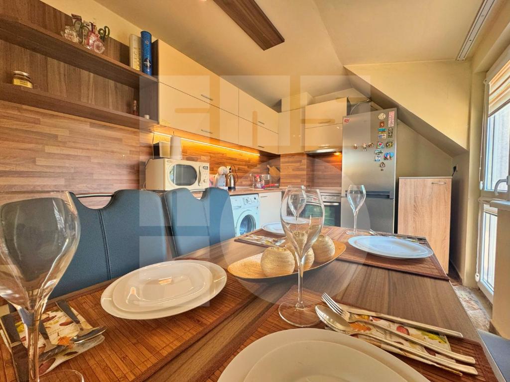 The Highground Hideout, Varna