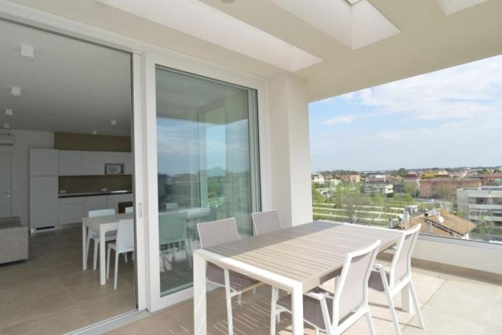 Attico 6 posti letto Zona Piazza Aurora 280m dal mare - 4