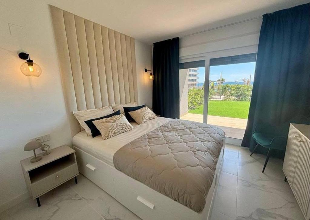 Seafront Apartment Punta Prima - 2