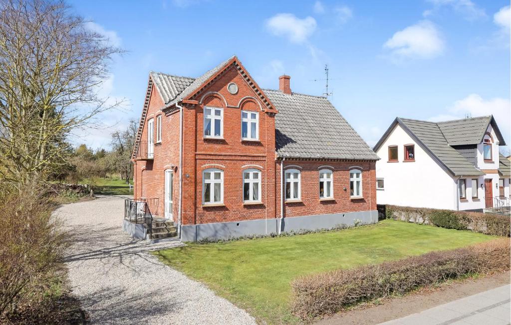 Awesome Home In Humble With Wifi, Humble