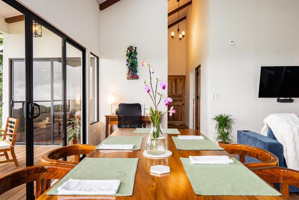 Apricus Costa Rica, Monteverde Costa Rica