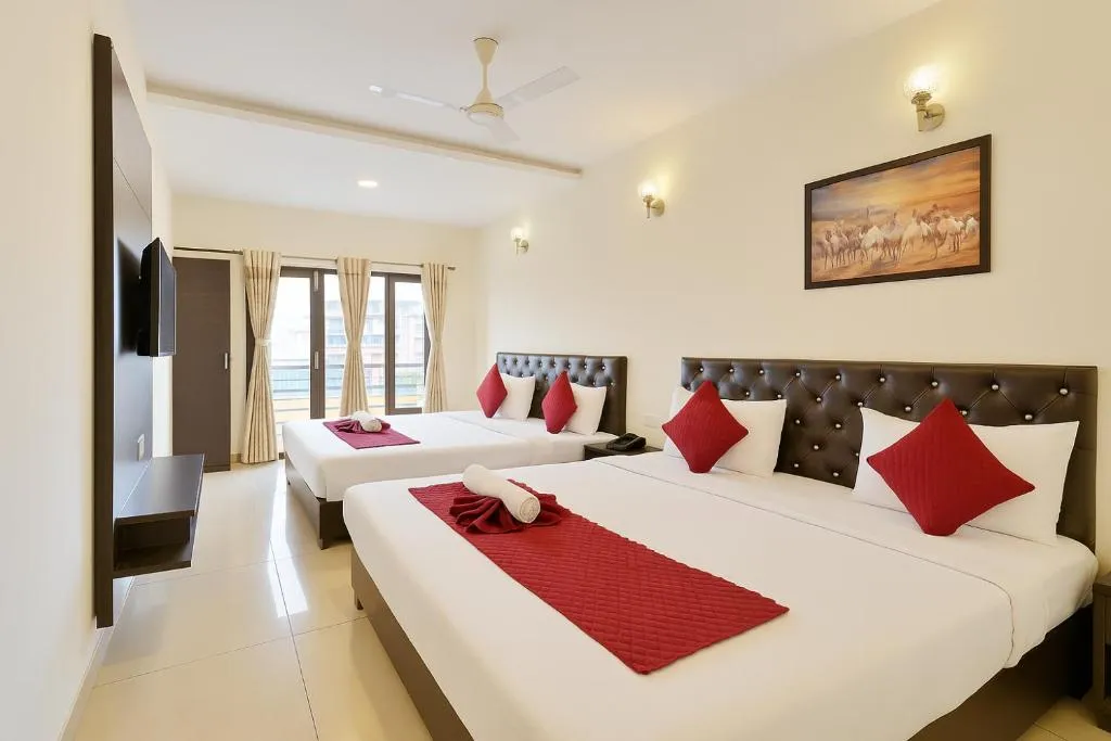 Eagle Hospitality !! Lift ! Large Rooms ! Parking ! Top Rated and Most Awarded Property by SIDHAM Group，位于钱德加尔的酒店