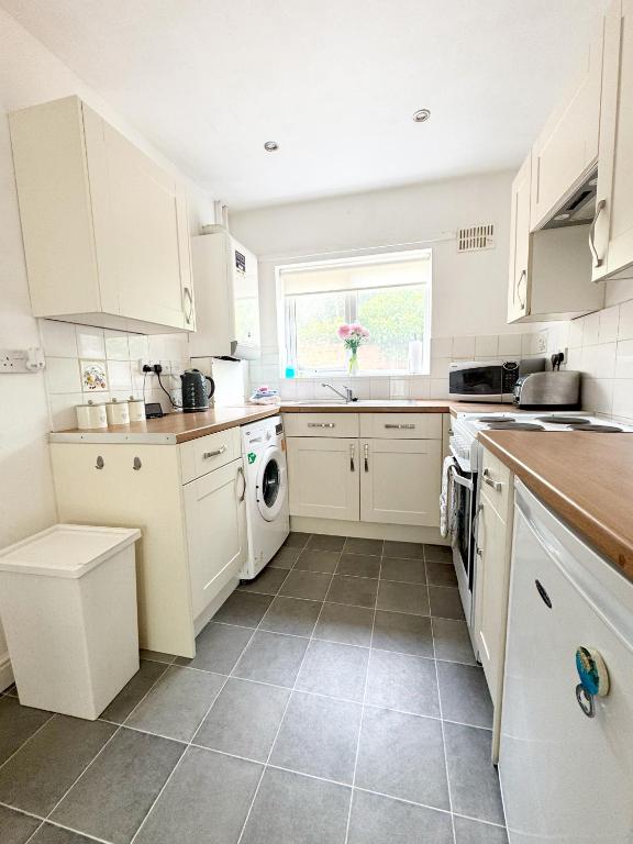 Family Bungalow, Telford photo 3