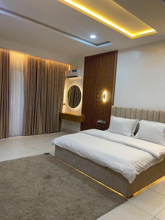 Swazshortlet, Mobushipe