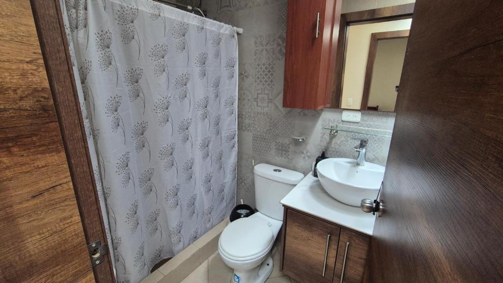 Beautiful house in front of Quito Metro - 4