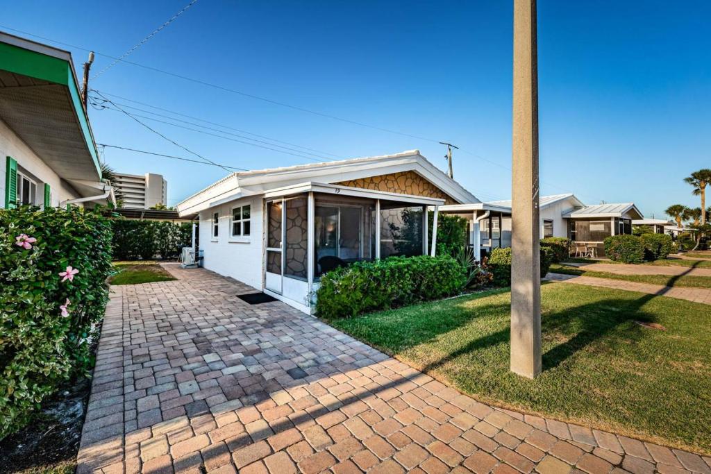 Studio on the Beach! - Aloha Kai #19 - Roelens, Siesta Key