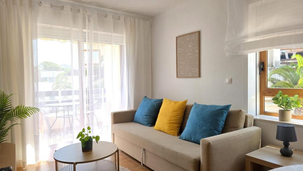 Albir Holidays Font Rotja, Albir