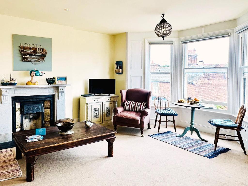 Southwold Surf by The Suffolk Cottage Collection, Southwold