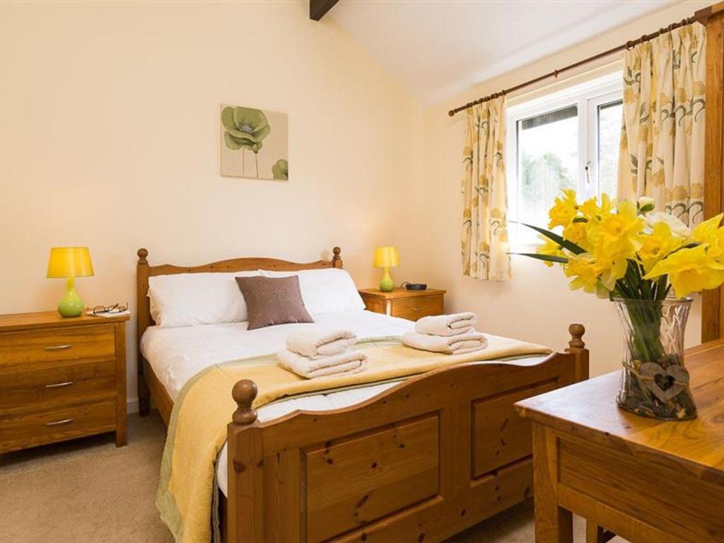 2 Riverside Cottage photo 2