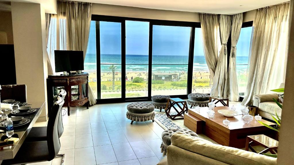 Ocean View 2 Bedroom Apartment, Casablanca