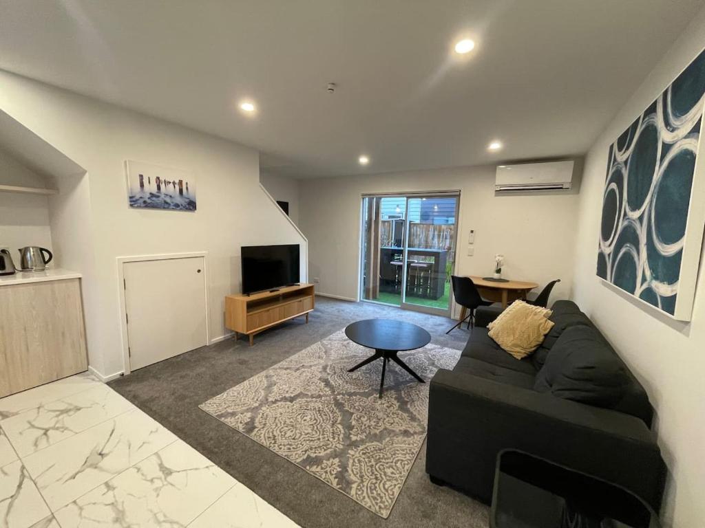 Conveniently Located CBD 1BR, Christchurch
