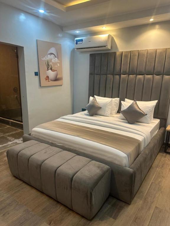 Lakehamm Residence, Ikeja