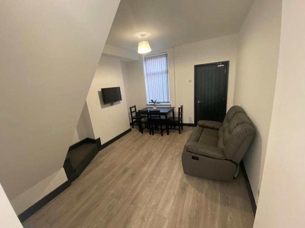 Rossy Guests' Apartment, Stoke-on-Trent