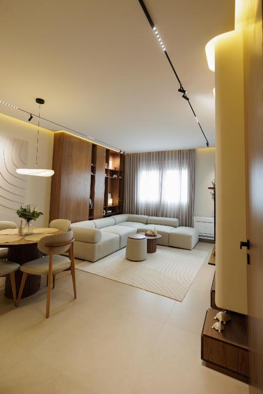 Selen Sol Casa, Vlorë