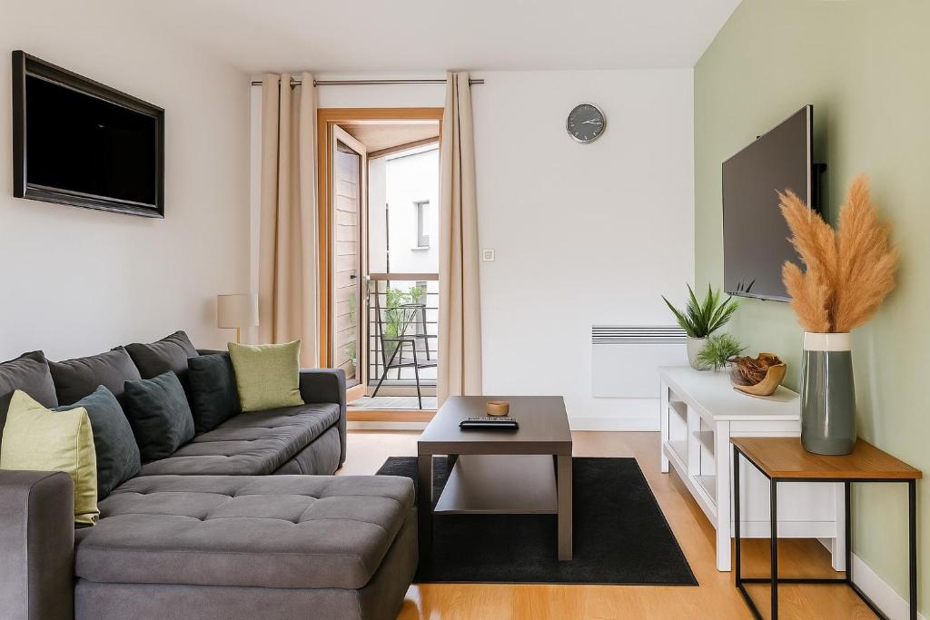 Landvue Stays, Modern, 2 bed apartment with free parking!, Coventry