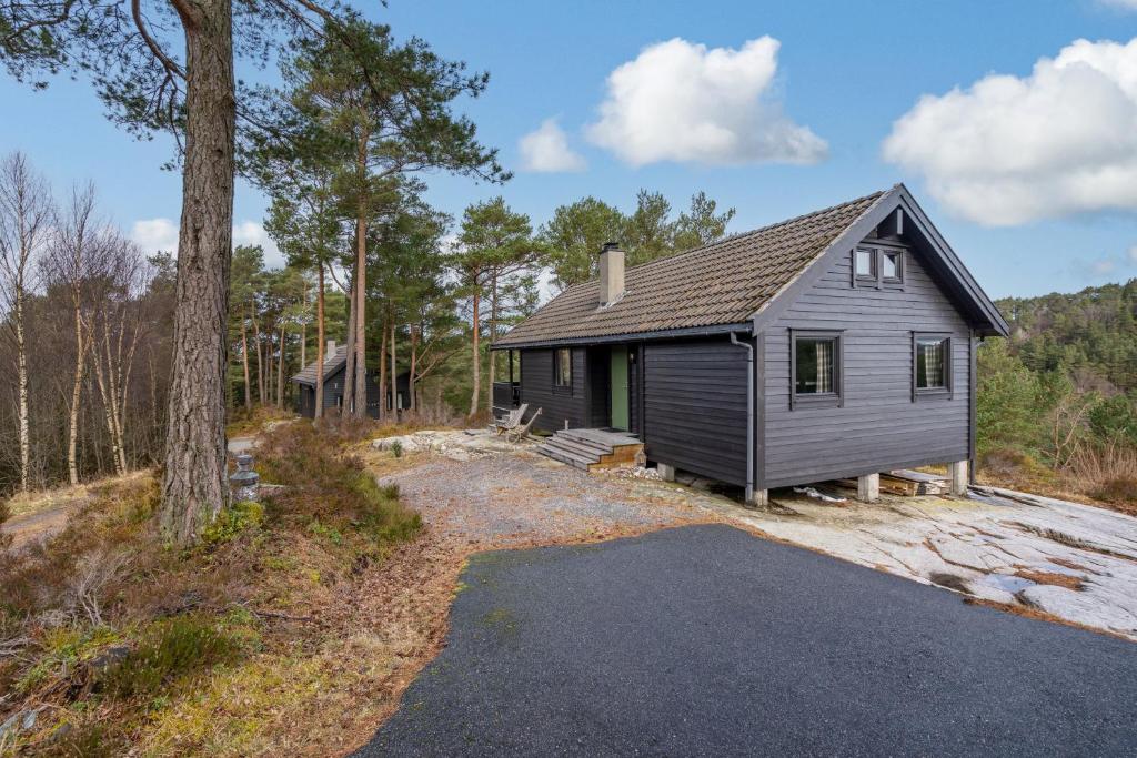 Mortenhytta, Valevåg, Valevåg