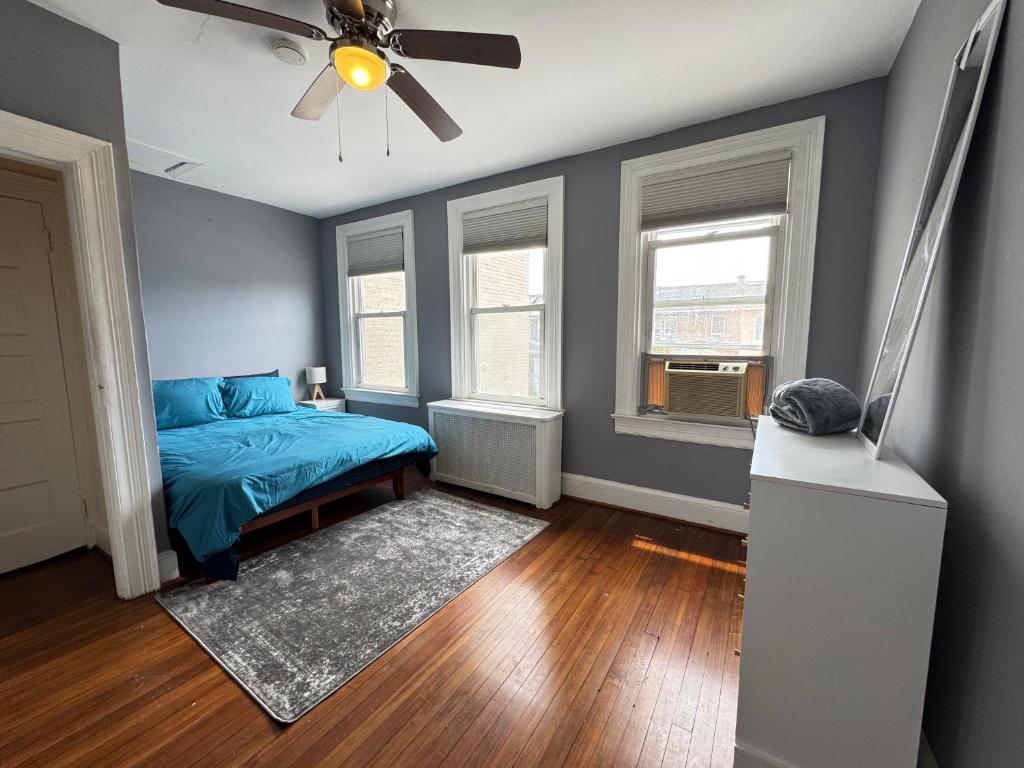 NICE Entire House with Private Parking, Washington