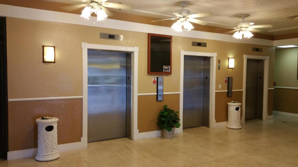 Imperial Swan Hotel and Suites Lakeland photo
