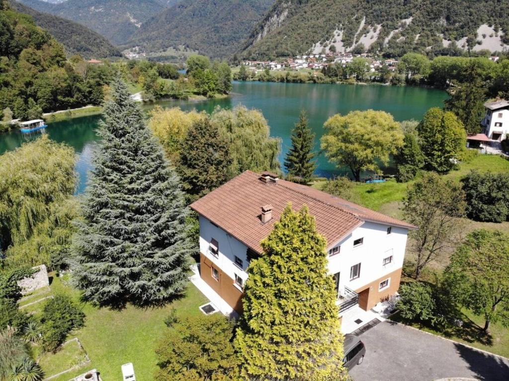 Vila Labod, Unique Villa At The Lake, Most na Soči