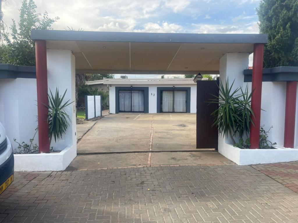 The Empire, Kimberley