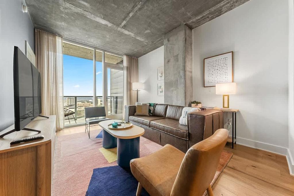 Laredo at the Rainey District, Austin