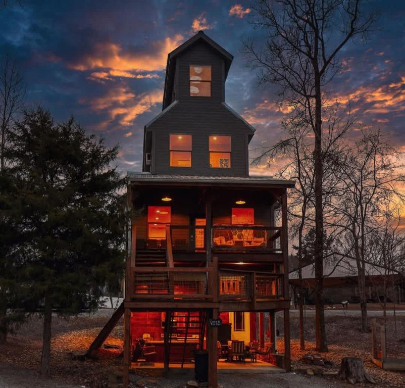 Cabin in the Sky with an outdoor kitchen, Bryant
