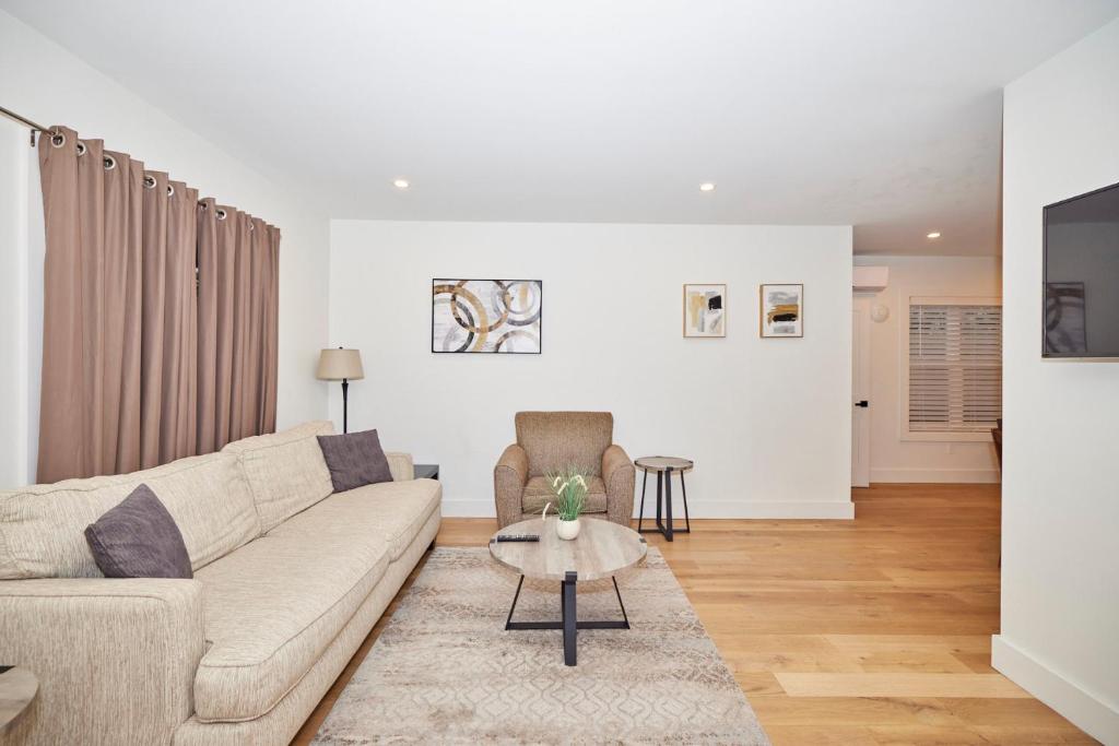 Riverside Walk, Niagara Falls