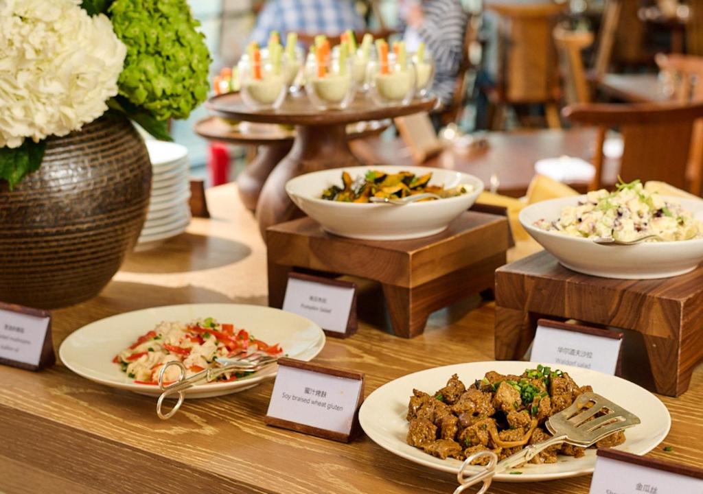 Еда и напитки