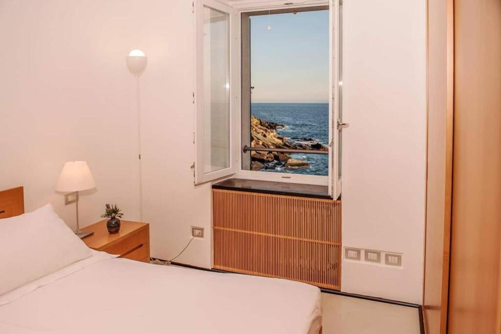 Carattino 12 Idyllic Seafront Retreat - 4
