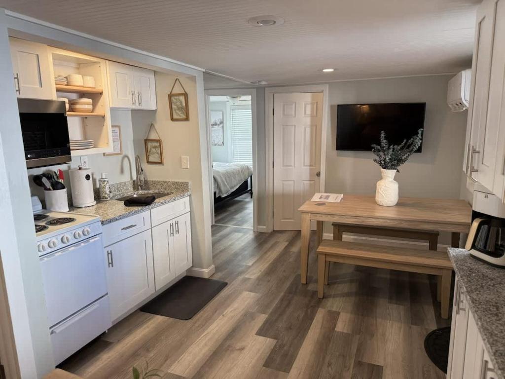 The Lighthouse - Perfect Location Near Beach, Hampton