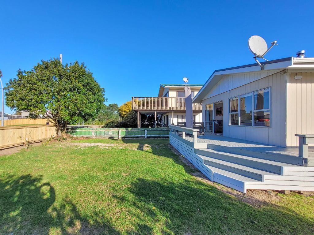 Hosts on the Coast The Lazy Jandal, Whitianga