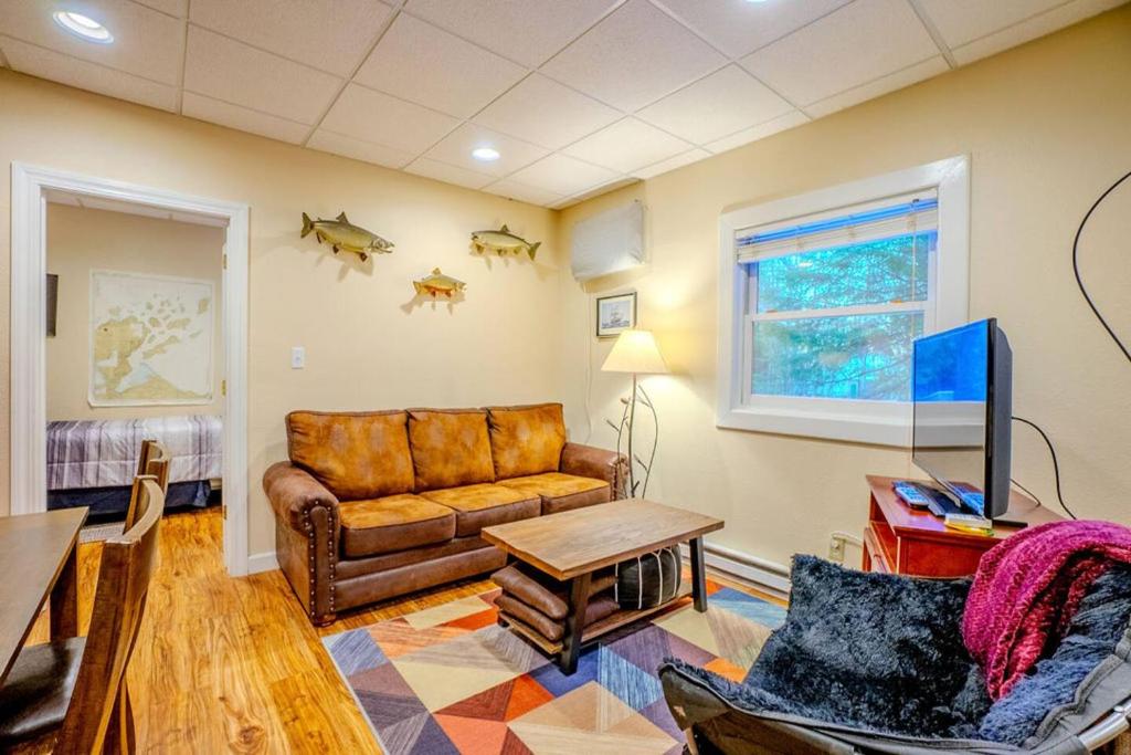 Hidden Gem, 3 Bed Cozy Condo - Dogs Welcomed, Bayfield