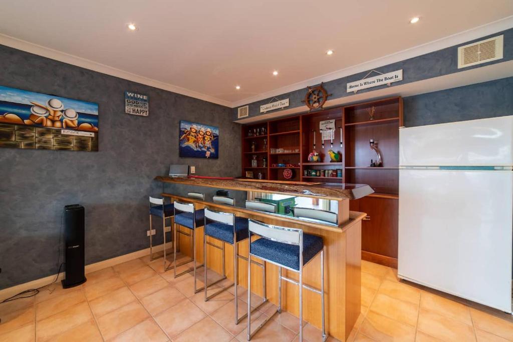 Funland, Family Home On The Canals Mandurah, South Yunderup