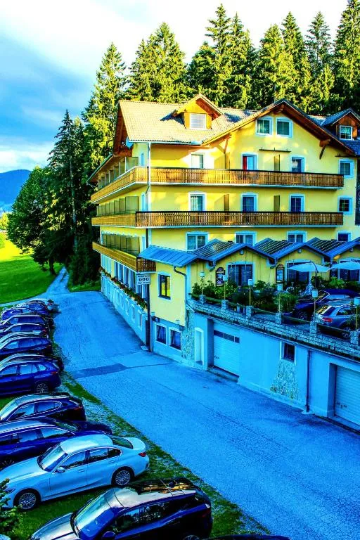 LiebesNesterl Bergwirt - Boutique Hotel, hotel in Köflach