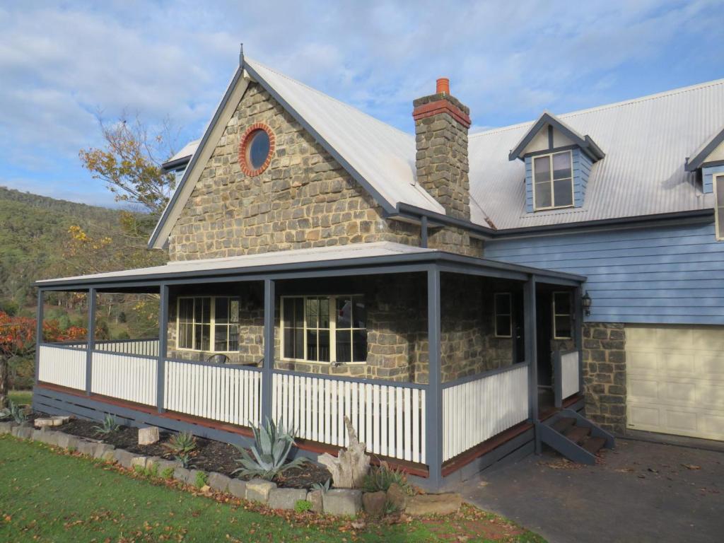 Bluestones, Merrijig