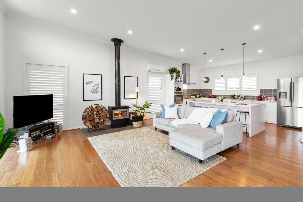 Bridge Water Views, Bonnie Doon