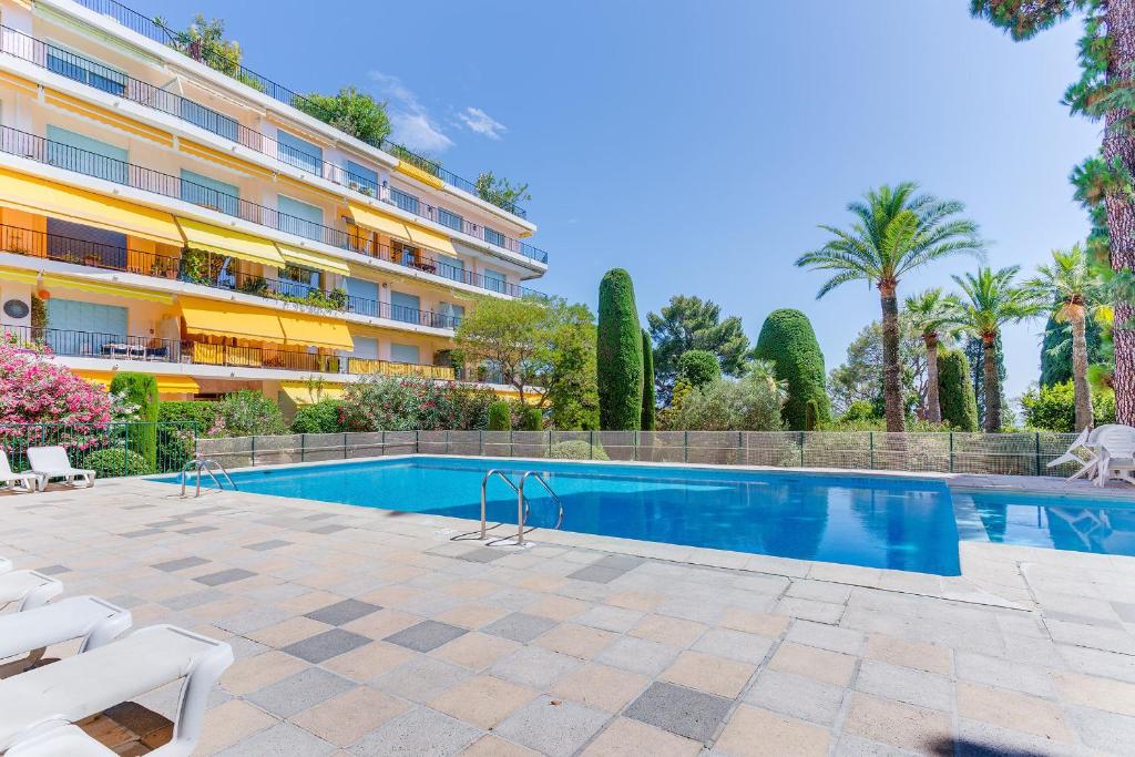 LE BOIS JOLI AP4477 By Riviera Holiday Homes - 3