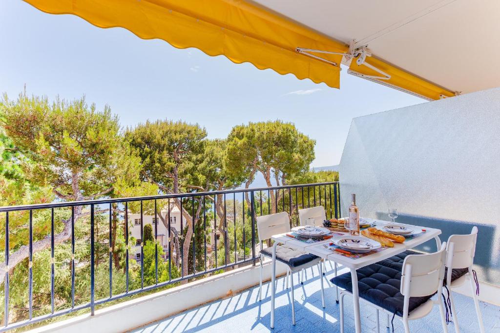 LE BOIS JOLI AP4477 By Riviera Holiday Homes - 5
