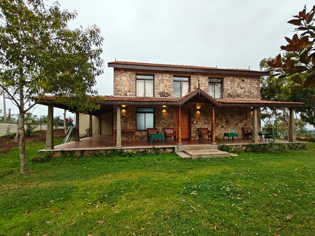 The moon view home stay, Kodaikānāl