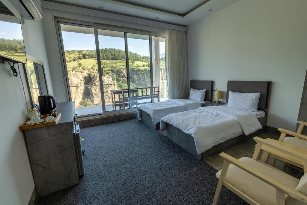 Kurdistan Canyon View Hotel