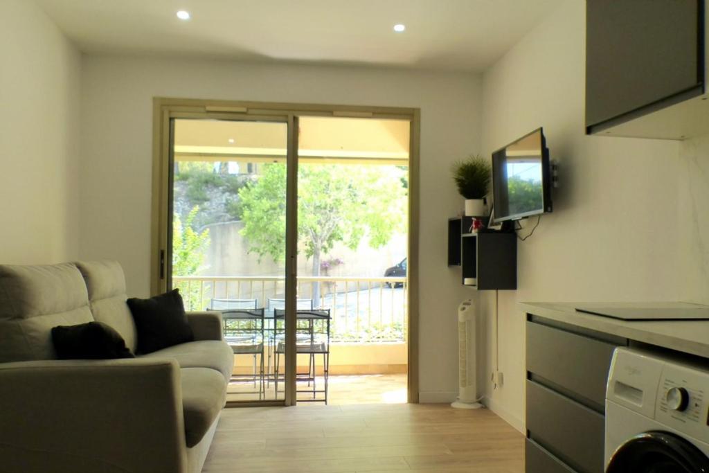Studio tout confort clim wifi piscine - 1